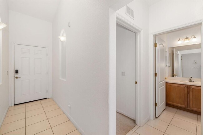 Building Photo - 905 Fairwaycove Ln