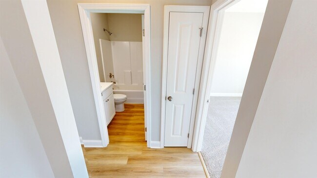 Building Photo - 1068 Moen Lp