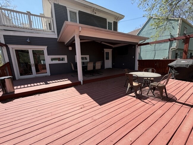 Building Photo - 845 Illinois St