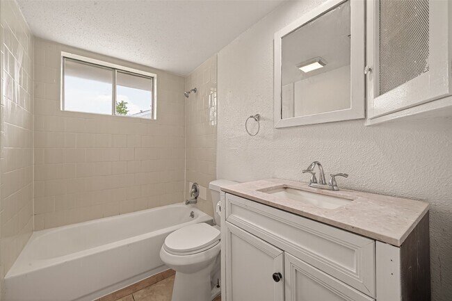 Building Photo - 6311 Tall Willow Dr