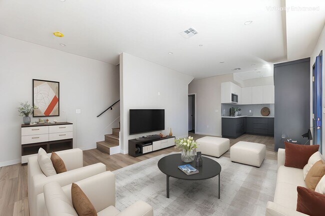 Building Photo - Stunning 4-bedroom, 4-bathroom tri-level t...