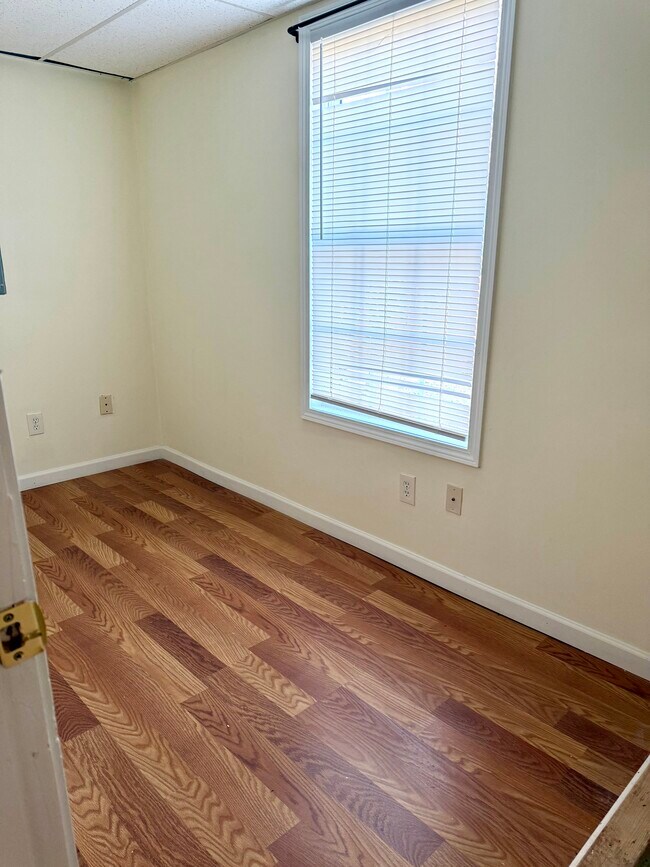 Building Photo - 106 Wesley Way