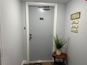 Building Photo - 25188 Marion Ave