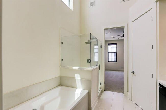 Building Photo - 2106 Colorado St