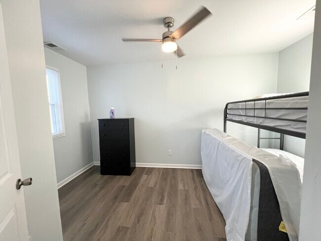 Building Photo - 3206 Rudd Ave