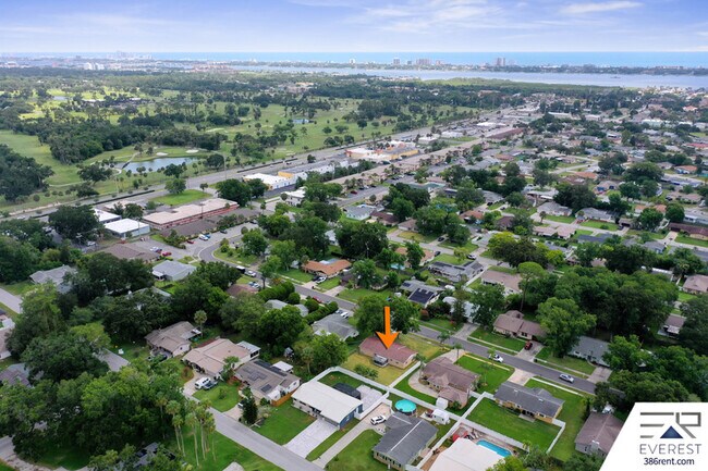 Building Photo - 1706 Western Rd