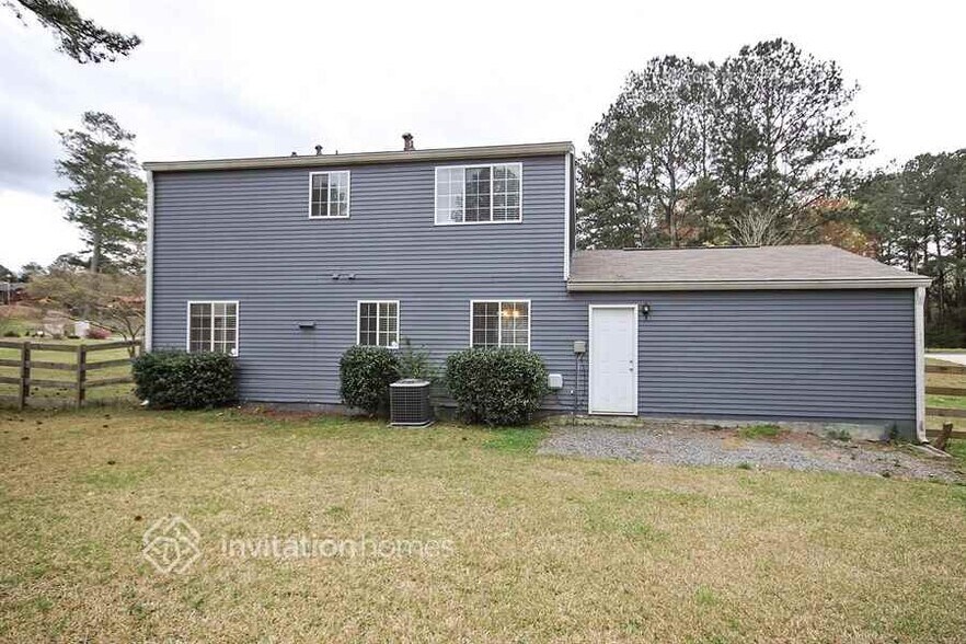 Building Photo - 2647 Morgan Lake Dr NE