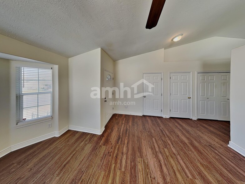 Building Photo - 6428 S Gold Valley Ct