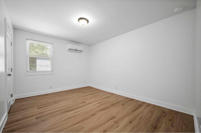 Building Photo - 4321 Central Valley Dr