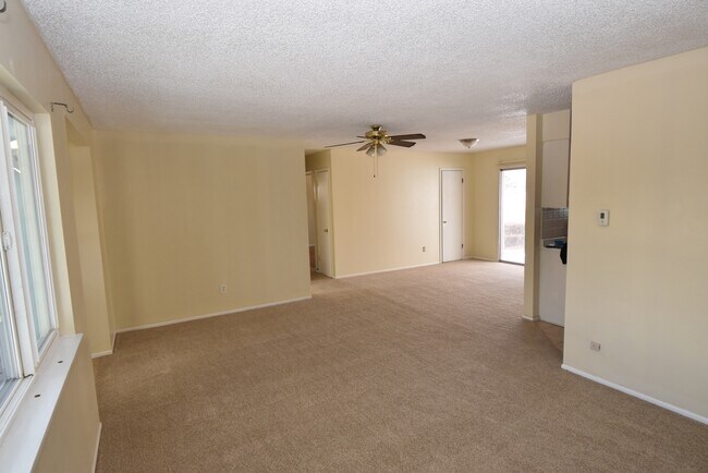 Building Photo - 1640 Shenandoah Dr