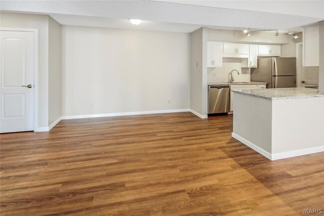 Building Photo - 324 Shirley Ridge Dr