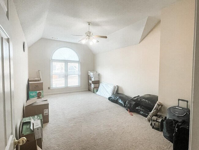 Building Photo - 610 Grand Steeple Cove