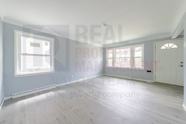Building Photo - Welcoming 3 Bed 1 Bath Single  Family Home