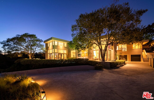 Building Photo - 1436 Summitridge Dr