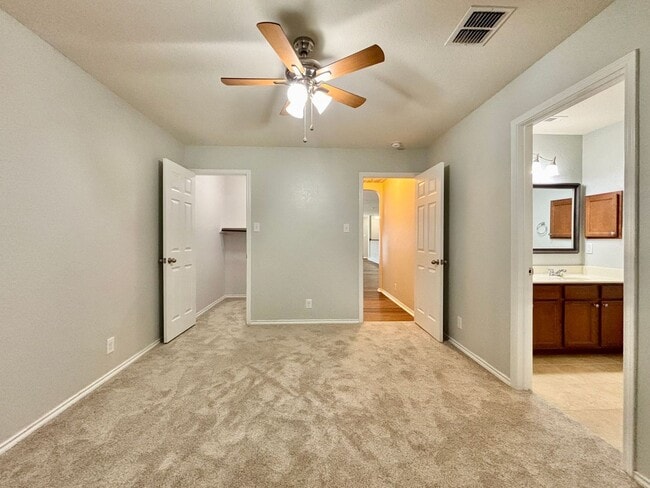 Building Photo - Welcome to this Big & Beautiful! 5 bed/3.5...