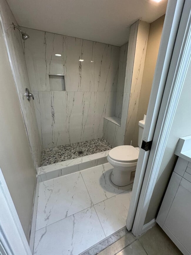 Building Photo - 5590 NW 61st St