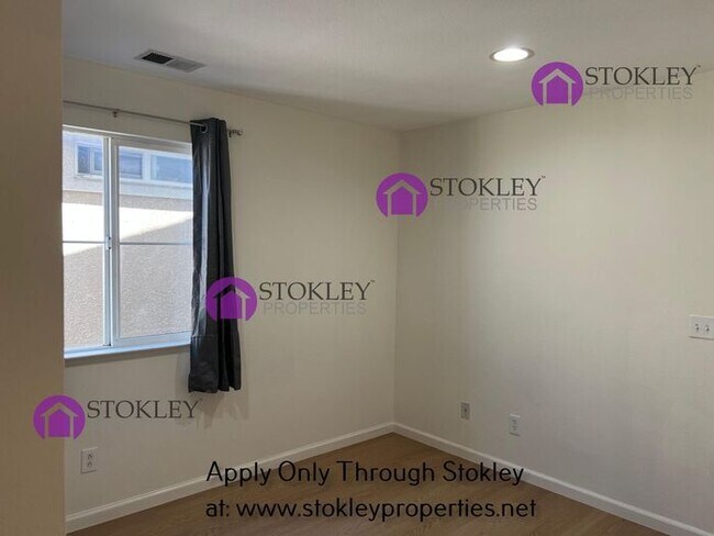 Building Photo - 1 Addison Ct