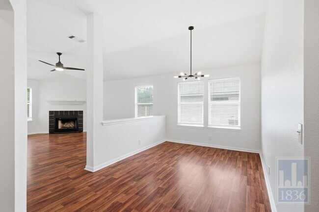 Building Photo - 1006 Buttercup Ct