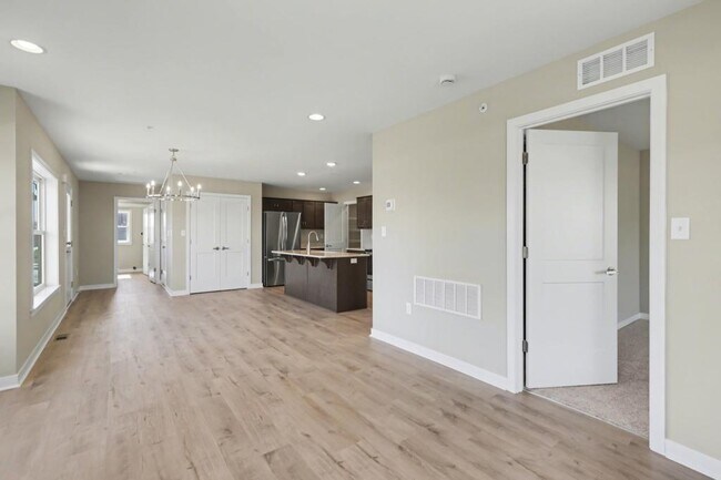 Building Photo - 7213 White Oak Blvd