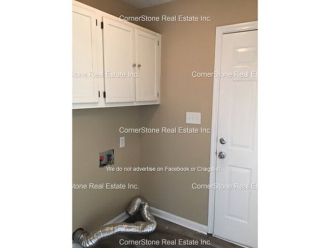 Building Photo - 330 Nettletree Ln