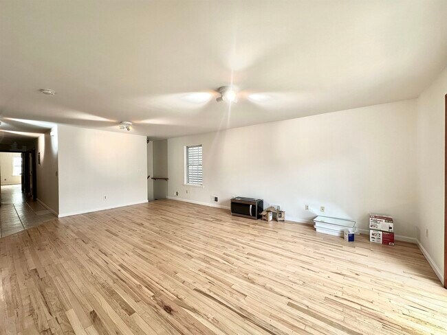 Building Photo - 47 Jewett Ave