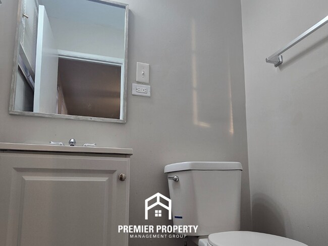 Building Photo - 2185 Flight Dr