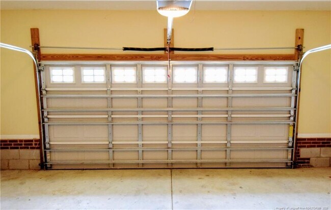 Building Photo - 137 Water Wood Ct
