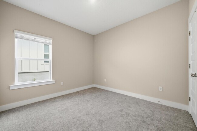 Building Photo - 201 Lyla Ln