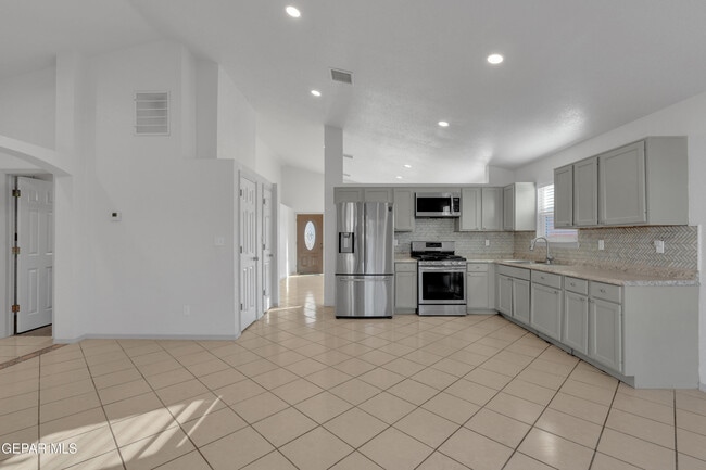 Building Photo - 12077 Castle Keep Cir