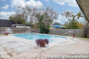 Building Photo - 7834 Broadway St