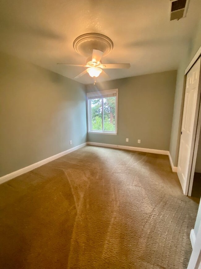 Building Photo - The Foothills Condo, 2 BD / 2 BA Single St...