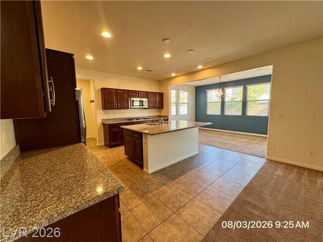 Building Photo - Beautiful 4BR Home with Huge Loft, Gourmet Kitchen & Covered Patio