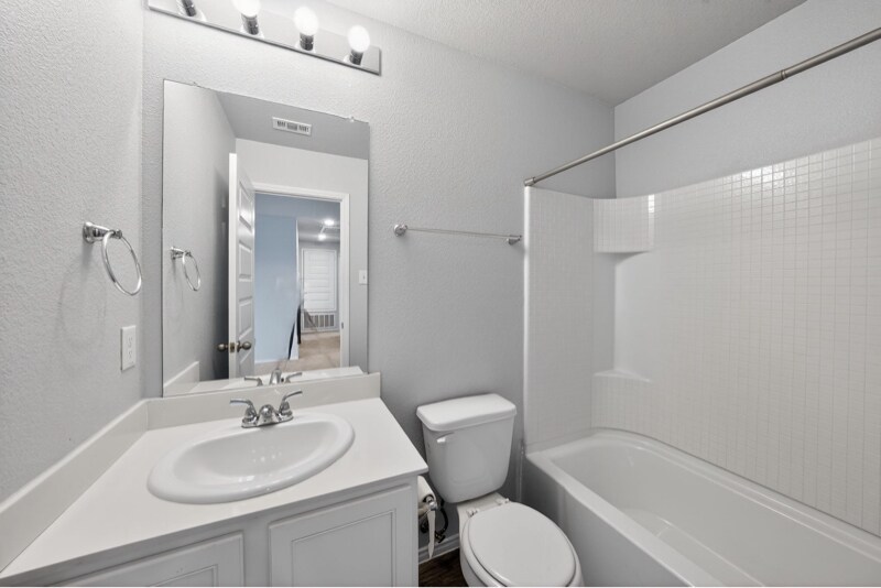 Building Photo - 605 Mayfield Dr