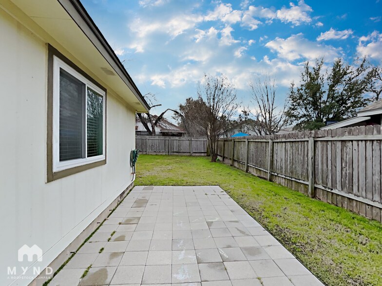 Building Photo - 12331 Tomanet Trail