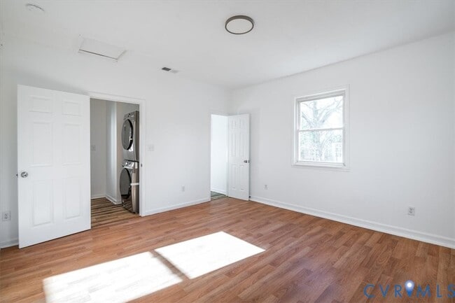 Building Photo - 1401 Byron St