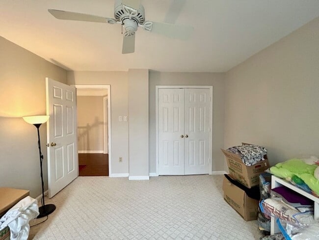 Building Photo - 5 Milestone Manor Ct