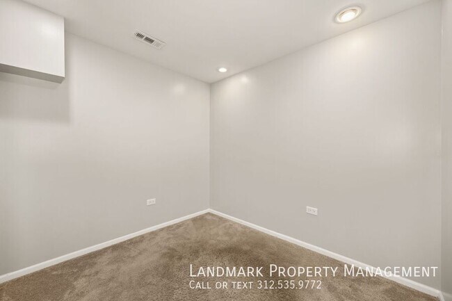 Building Photo - 6431 W 64th Pl