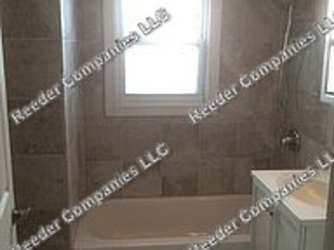 Building Photo - Newly remodeled 2 Bedroom house