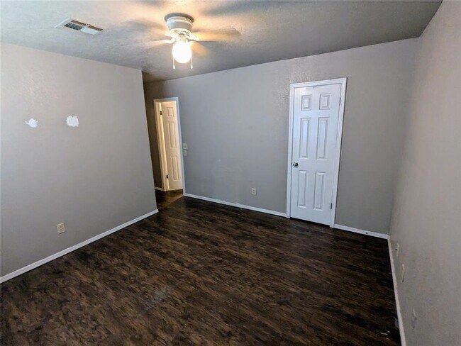 Building Photo - 1411 Concord Dr