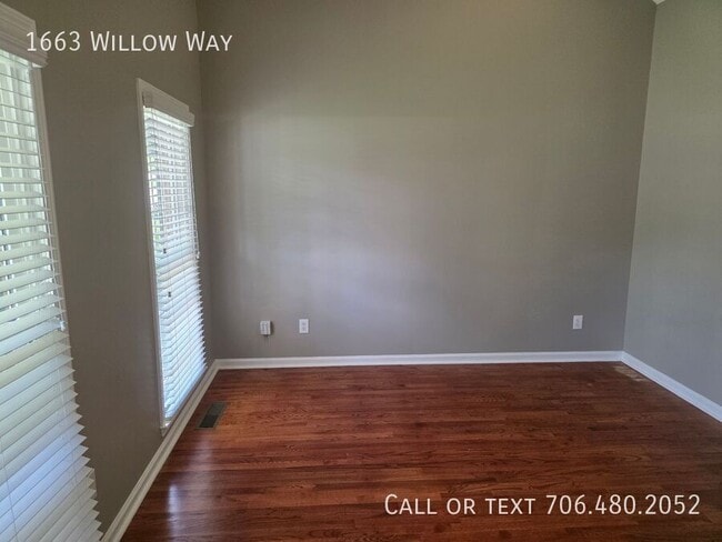 Building Photo - 1663 Willow Way