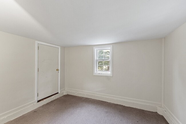 Building Photo - 1022 Pleasant St