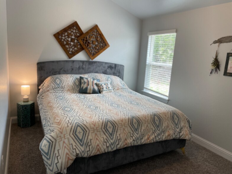 Building Photo - 21413 Highland Lake Dr