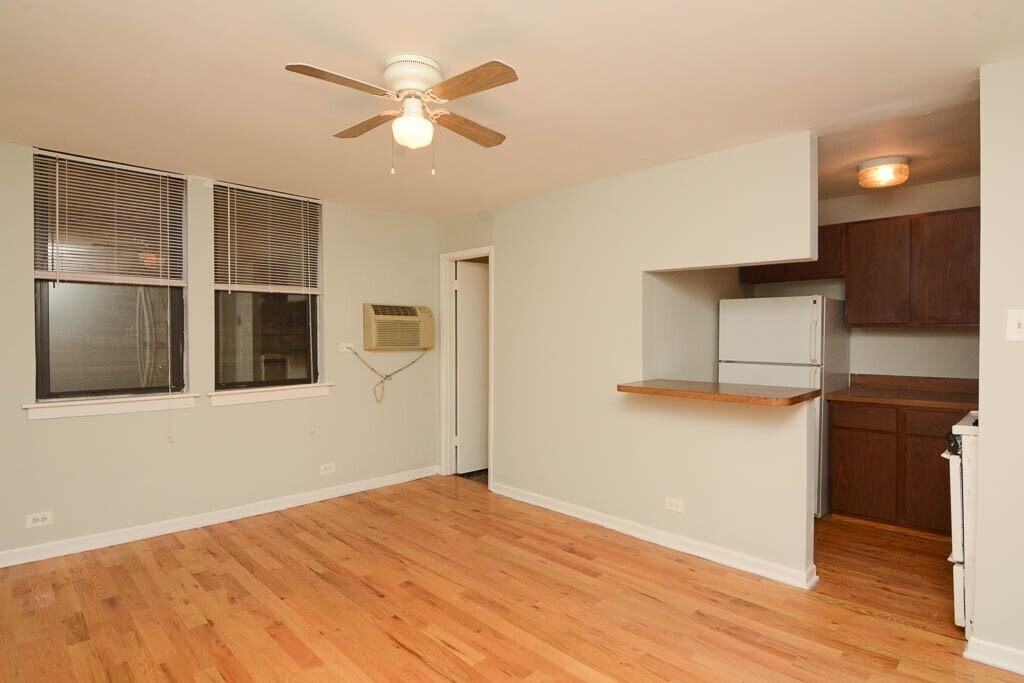 Building Photo - 840 W Wolfram St