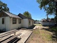 Building Photo - 610 Poplar St