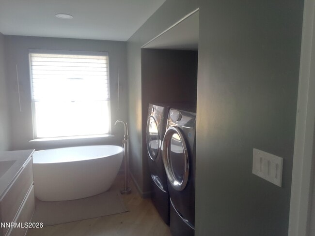 Building Photo - 1520 Cherokee Trail