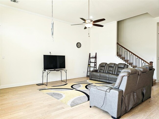 Building Photo - 813 Sunny Ridge Dr