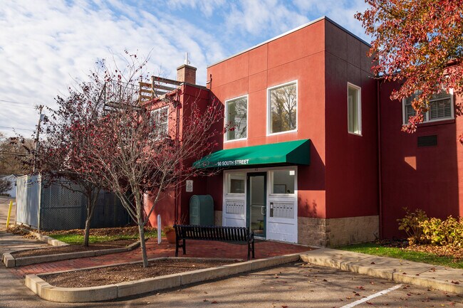 Building Photo - 86-98 South St
