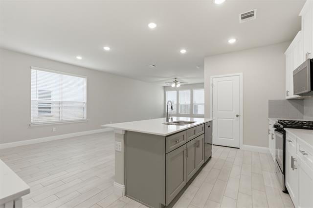 Building Photo - 612 Rain Barrel Pl