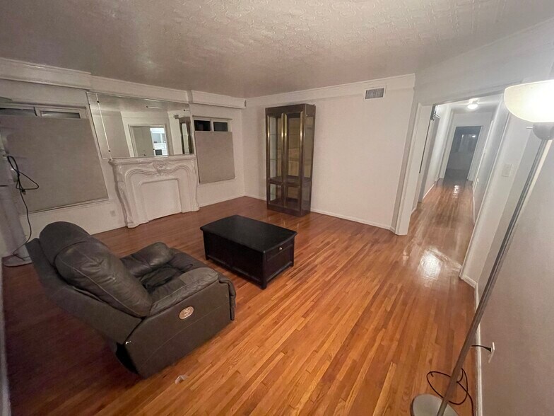 Building Photo - 3204 Castle Heights Ave