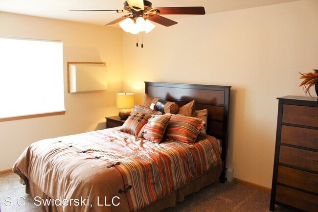 Building Photo - 720-814 Mill St